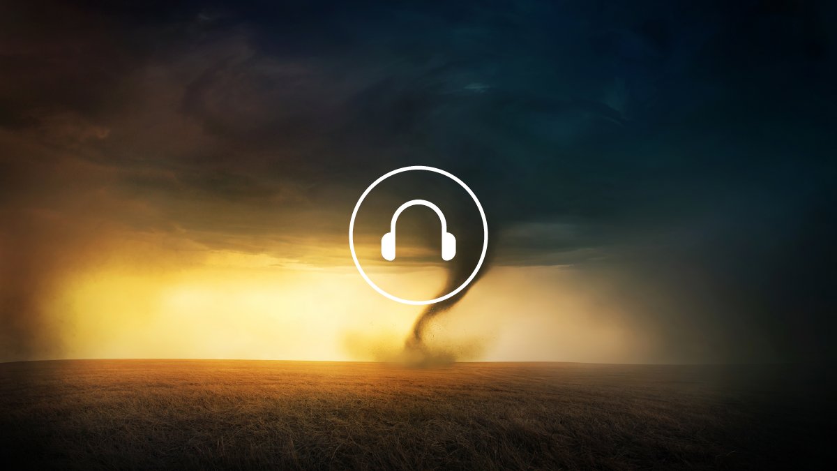 Chapplicator's tweet image. Storm chasing is an outdoor adventure, all right. Have you ever chased a tornado? #Oz #StormChasers hubs.ly/H07jvdV0