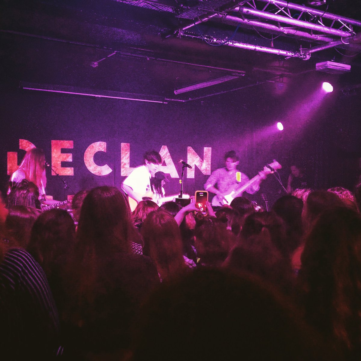 CadanapTomos's tweet photo. .@DeclanMcKenna at @clwbiforbach this evening. Womanby St gigs always a pleasure! 

@savewomanbyst #savewomanbyst https://t.co/FoxS94iour