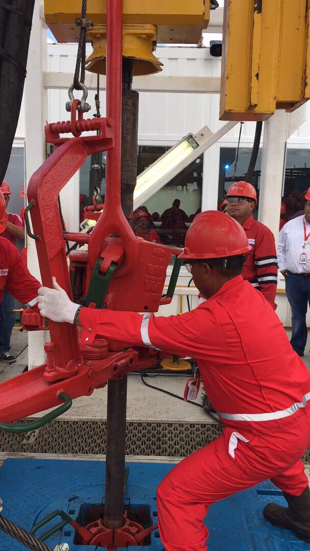 maribelparradem's tweet image. Junto a nuestros trabajadores del Occidente inauguramos el Taladro Escuela Hugo Chávez 003 para aportar al desarrollo de la Patria!!!