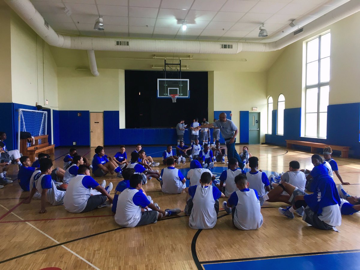 RISEtoWIN's tweet photo. Building Bridges Through Basketball debuts, bringing youth and law enforcement together in Chicago. #RISEtoWIN #TeamJrNBA #ULBoysGirlsClub https://t.co/AfP0JIaKGT