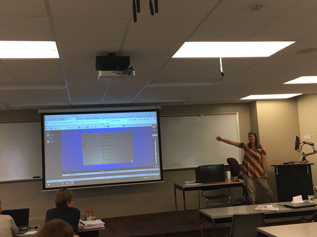 SandraFitzGibb1's tweet image. #ScalableGameDesign dead contagin simulation