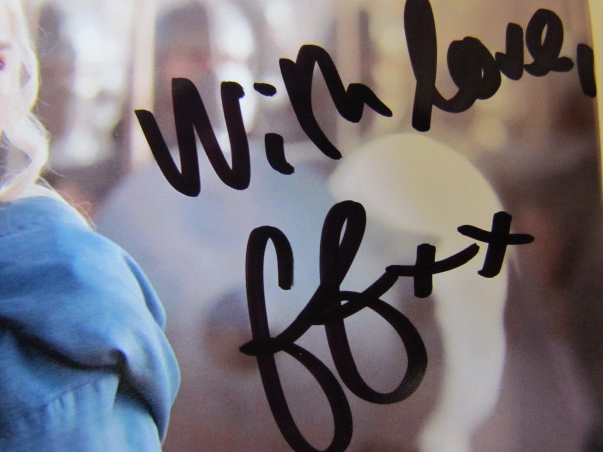 AfChildFund's tweet photo. Item 11 - a signed photo of @GameOfThrones star @emiliaclarke https://t.co/N4Efm4pzs7 @SCWeek2017 #WinterIsHere #GoTS7 #BidGenerously https://t.co/greIBo2ep4