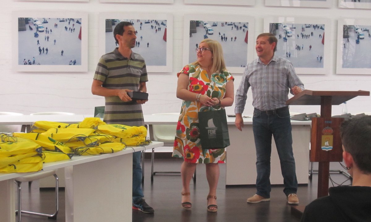 iesdefene's tweet image. En Fene, no concello, recoñecemento institucional ao alumnado e profes que foi a concursos de robótica do IES de Fene e de A Xunqueira.