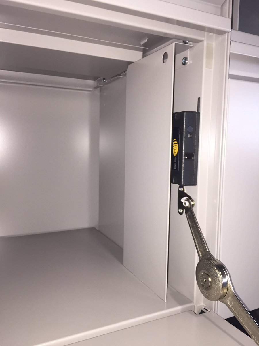 easyID_CH's tweet photo. ewz - activity based working mit elektronischem Schrankschliesssystem GAT ECO Side.Lock https://t.co/rc2eVErRA6