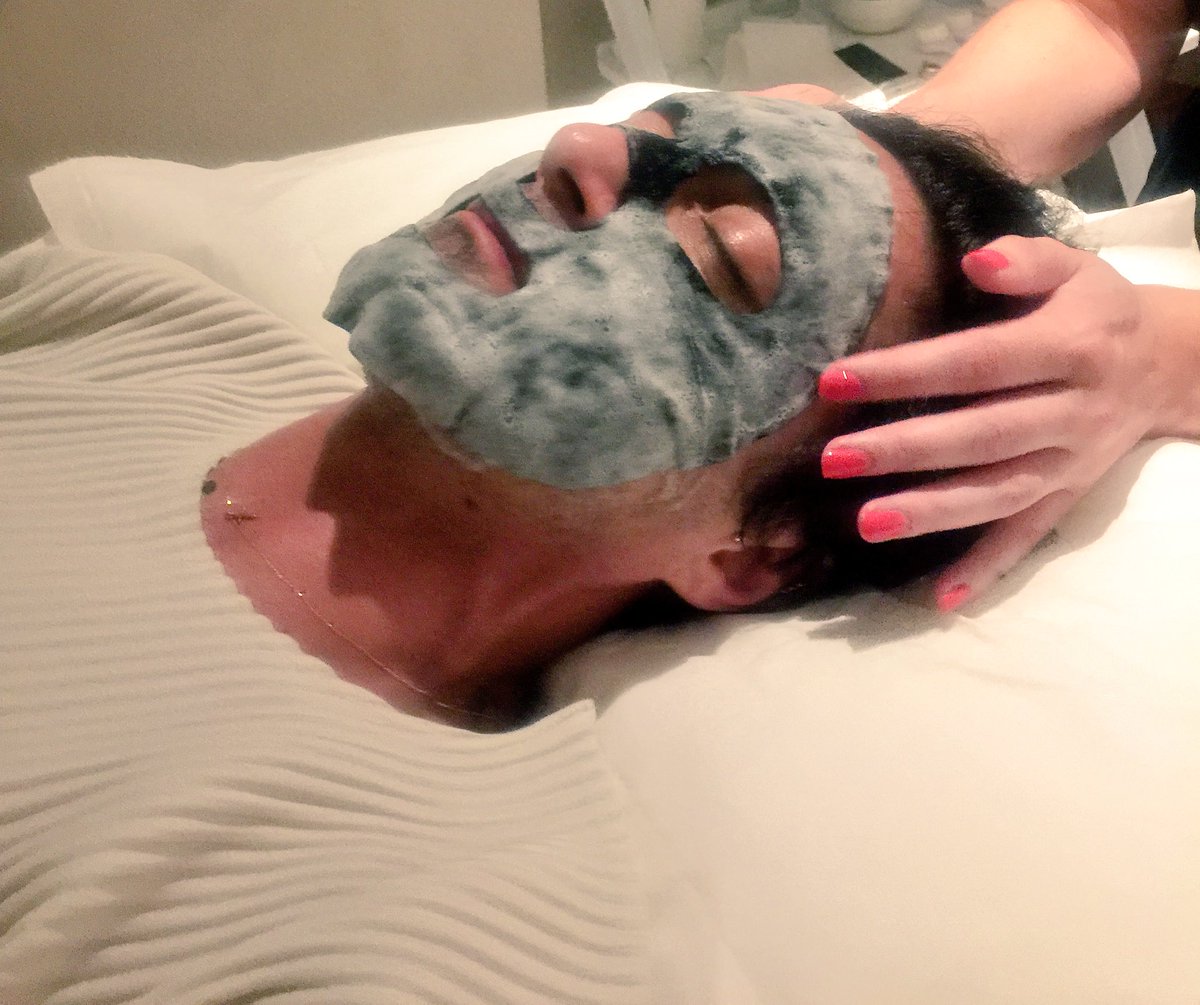 Loved our Charcoal Bubble Mask today <a href="/skinrepublicuk/">Skin Republic UK</a> @MondrianLDN Thank you Louise! 💆🏻‍♂️♥️☀️💛👌🏼❣️🇬🇧