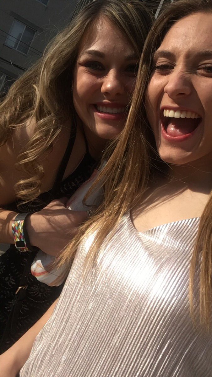 brianna_ling's tweet photo. happy birthday to the most beautiful girl (inside &amp; out) that i know! you deserve the 🌎, go get em b 💕😍 counting down days until i see u! 💞 https://t.co/1AG0drtSmA