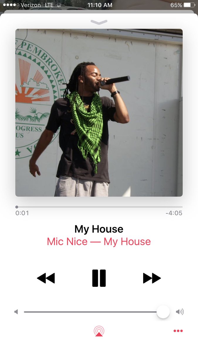 KPostageStamps's tweet photo. Pumping iron today and making this gym MY HOUSE!!! @MicNice #MicNice #RetailTuesday 🙌🏼🙌🏼🙌🏼 https://t.co/5hDQr4Lpg2
