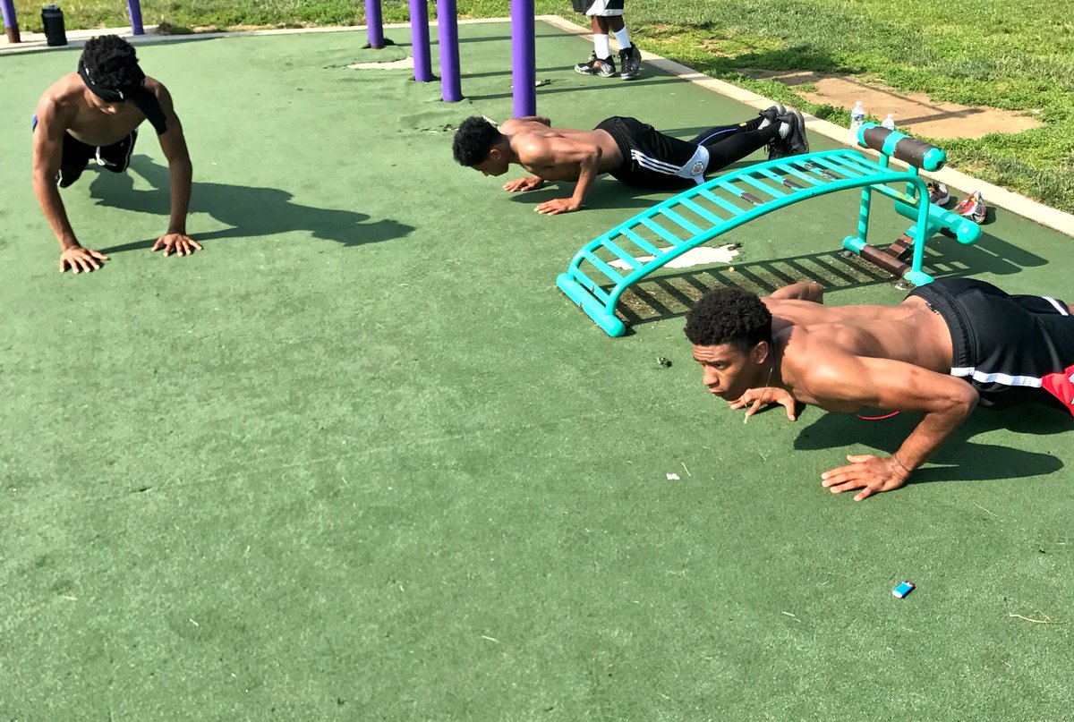 HM_Strength's tweet photo. Another morning accomplished✅ Start ⏰6:30am End 9:00am
Does your GRIND match your GOALS? @yeahh_tazz @_Aaron2_ @DC2998 https://t.co/QrghzFjRs3