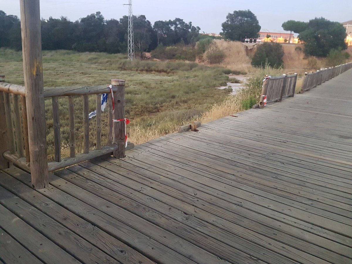 PPaljaraque's tweet photo. PSOE, IU y SÍ SE PUEDE, GOBIERNO ACABADO⬇️

Un mes después... todo sigue igual 😳 ¿Es muy difícil poner una valla por seguridad?
👇🏻#Aljaraque https://t.co/KRoCi3WADK
