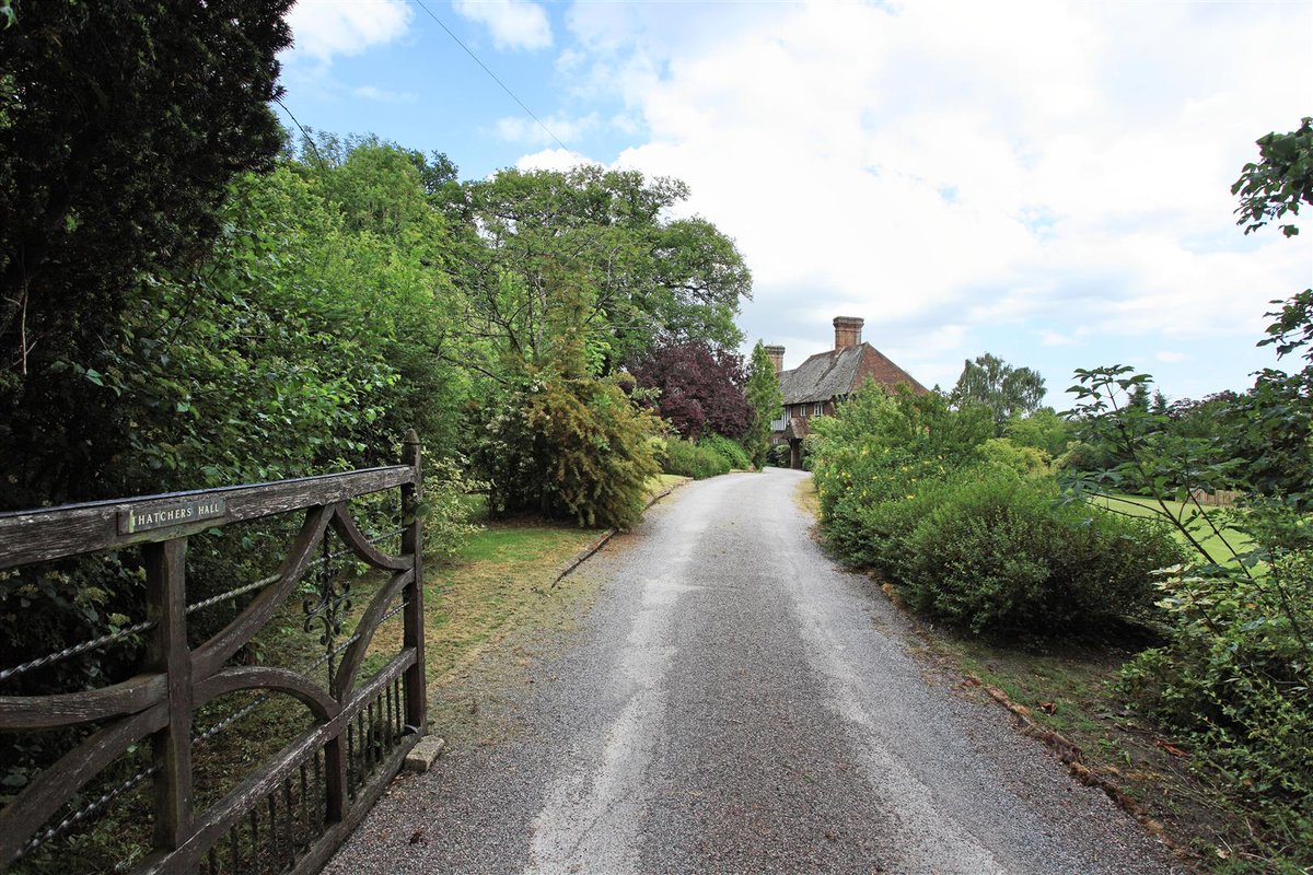 Launching today #goudhurst #kent #gardenofengland #TunbridgeWells knightfrank.co.uk/properties/res… @KF_HomeCounties