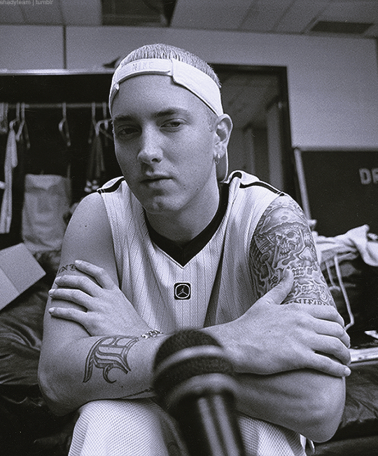MathersTR's tweet photo. Hip hop'un en saf ve en ham haline tanıklık etmek üzeresin 
Akışı neredeyse kusursuz
Eminem - Business https://t.co/KZNbljA1GW