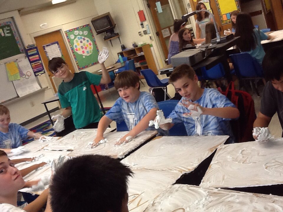 bbickerstaffe1's tweet photo. Last day fun in 5B!!! #classof2017 #5thgrade https://t.co/uOhJZyjbyl