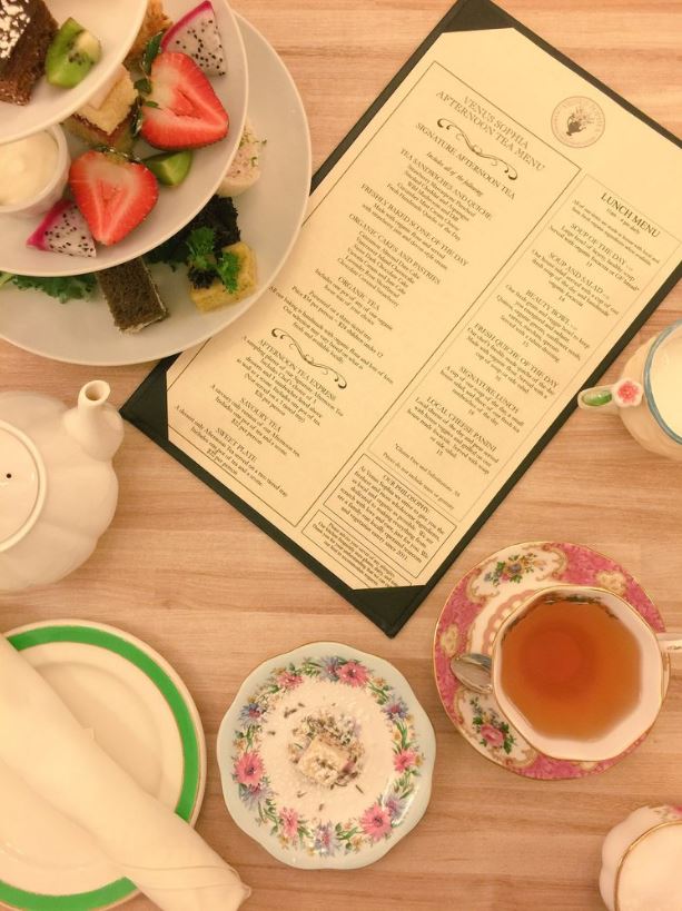 victoriavisitor's tweet image. Eat, sleep, tweet, repeat! Discover @GasandGander's top culinary picks in #Victoria &amp;gt; ow.ly/y3yr30cMruc 

#ExploreVictoria