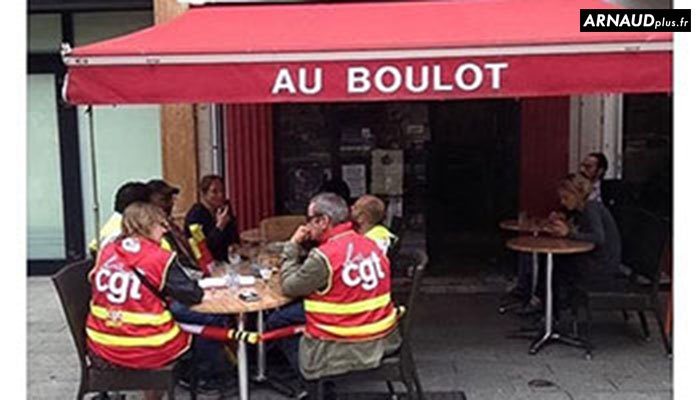 Arnaud_Nymes's tweet photo. La photo la plus drôle de l'année https://t.co/myV5bFSpdi