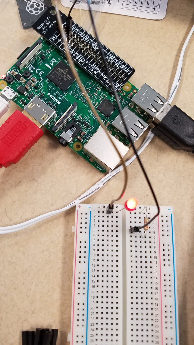 makabila's tweet photo. #picademy First LED is up! https://t.co/d9uCDw2F2S