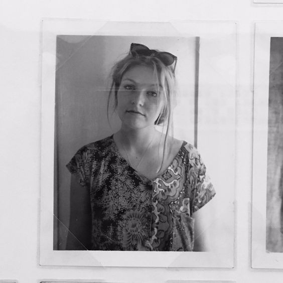 ArgTwinPeaks's tweet photo. Polaroids de Gus Van Sant en el set de la primer temporada de Twin Peaks. Febrero de 1989. https://t.co/PVZSsrEQYK