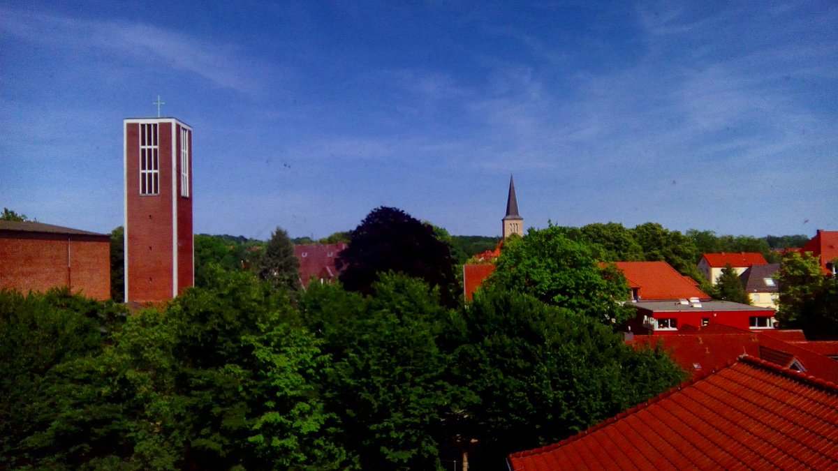 About_Jasy's tweet photo. Lets get being the summer
#summerview #skyshoot #cloudshoot #highview https://t.co/2HVVMyBYK2