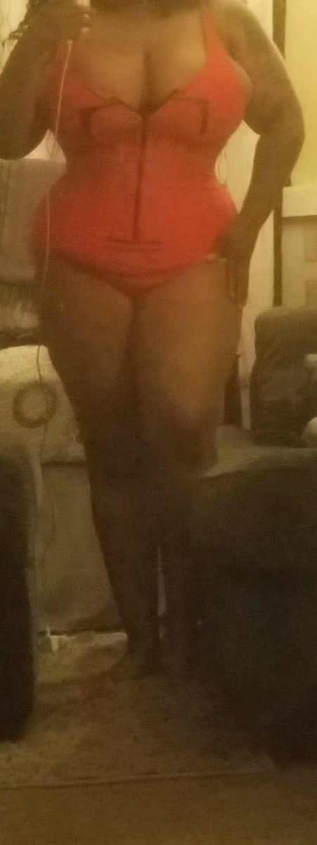 CALiSFYNEST's tweet image. The fact that I dont need a bra for this #trivera #tammyrivera swimsuit.... thats a first. Lol