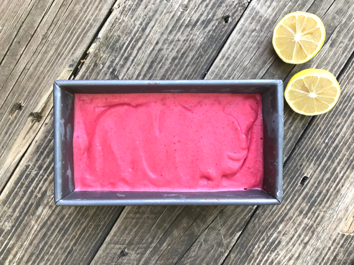 thewholecook's tweet photo. Whip up this Strawberry Lemon Frozen Yogurt with only 4 ingredients. No sugar &amp; no churning! #recipe https://t.co/AC4dlOQ1mm https://t.co/4UhtG7BGRy