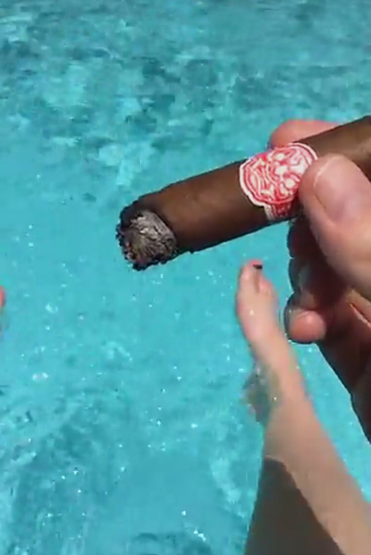 C E Formanek (@red_sheepdog) on Twitter photo Pool time on my "Friday" before work with a 4 day weekend ahead😀👍🏻 Pool time on my "Friday" before work with a 4 day weekend ahead😀👍🏻