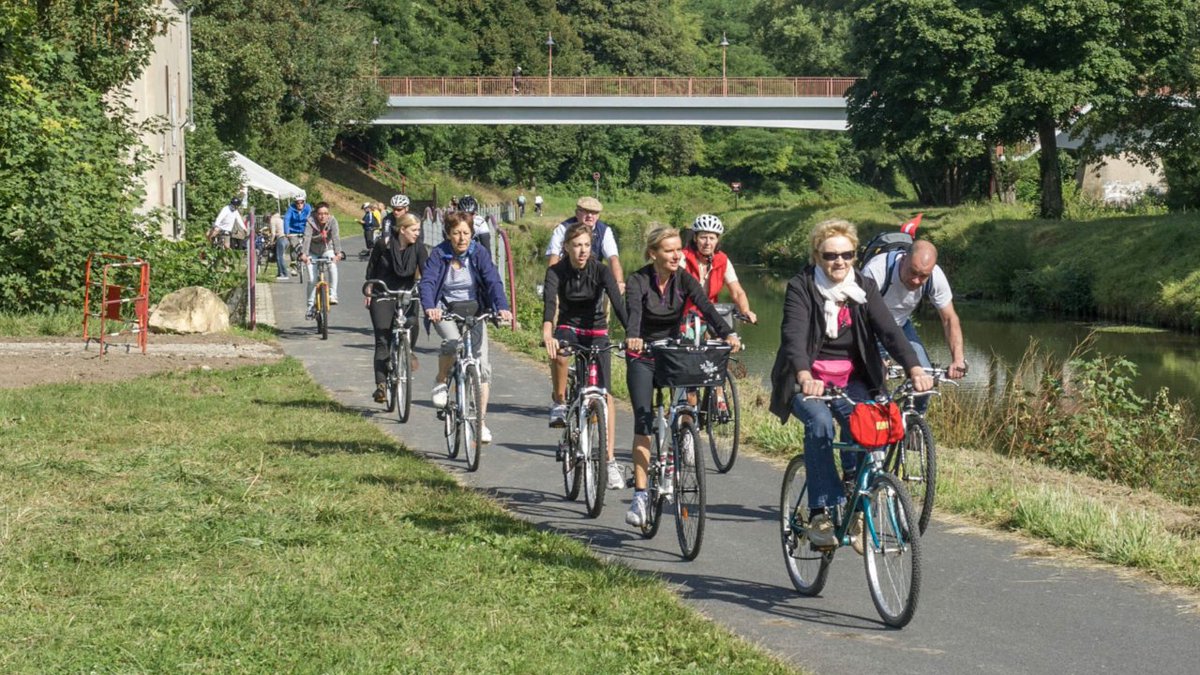Neue Studie - So viel Geld lassen Radfahrer im Saarland bild.de/regional/saarl… https://t.co/CoWdBjYvie