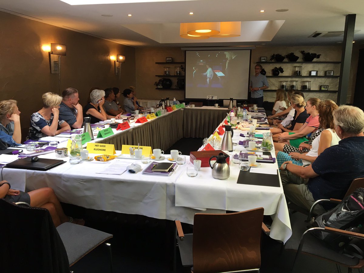 Amy van der Ham tweet media