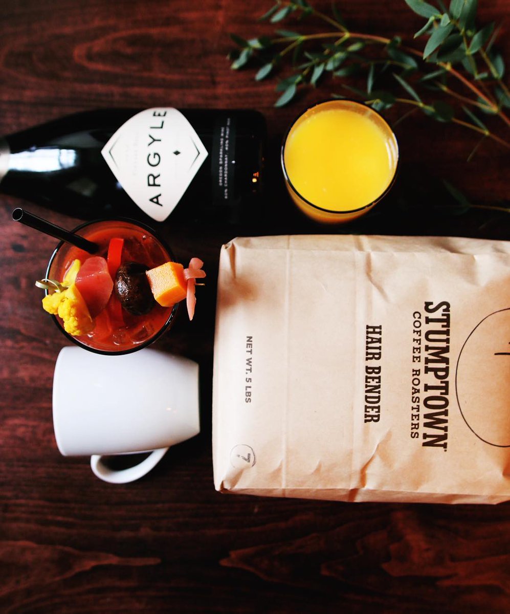 SimpaticaPDX's tweet photo. Suffice it to say, we love brunch! When else do you get to slowly wake up to the day surrounded by delicious beverages? https://t.co/g4vsE86o69