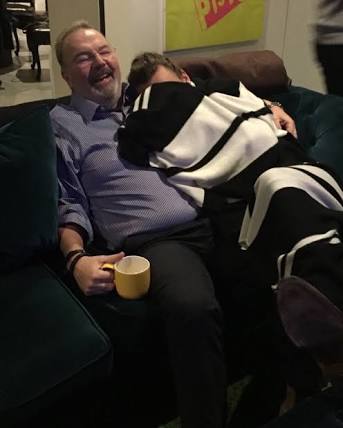 louis_girl_af's tweet photo. This photo is enough to tell how loving &amp; caring he was.I'm so sorry for your loss H.My prayers are w/ u &amp; ur family. Stay strong
#RIPRobin https://t.co/u4DwrMDcZP