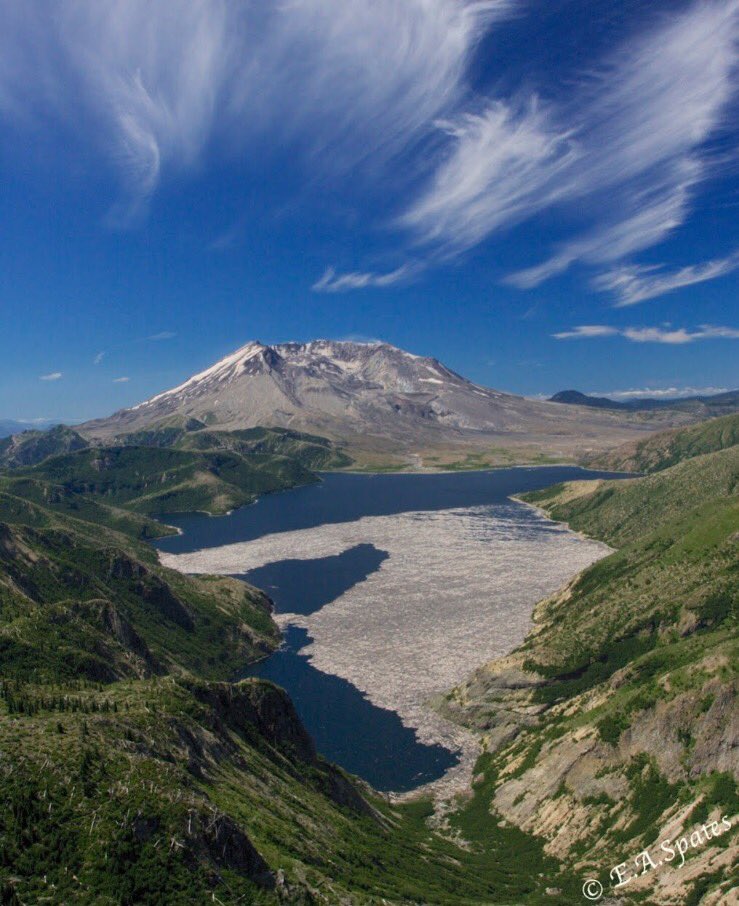 MSHHeliTours's tweet photo. Just 10 days away from the season start! Visit our page for more info! #mtsthelens #helicoptertours #flymsh https://t.co/thNeiSirgi