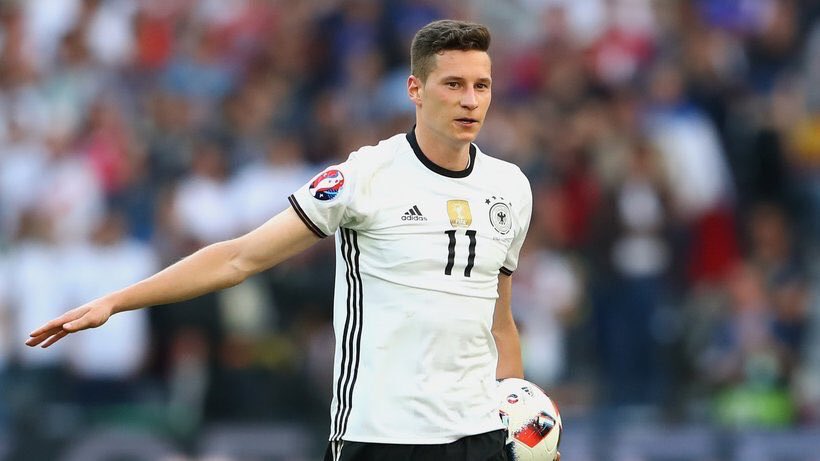 Julian Draxler est titulaire et capitaine avec l'Allemagne face au Chili. #PSG #ALLCHI