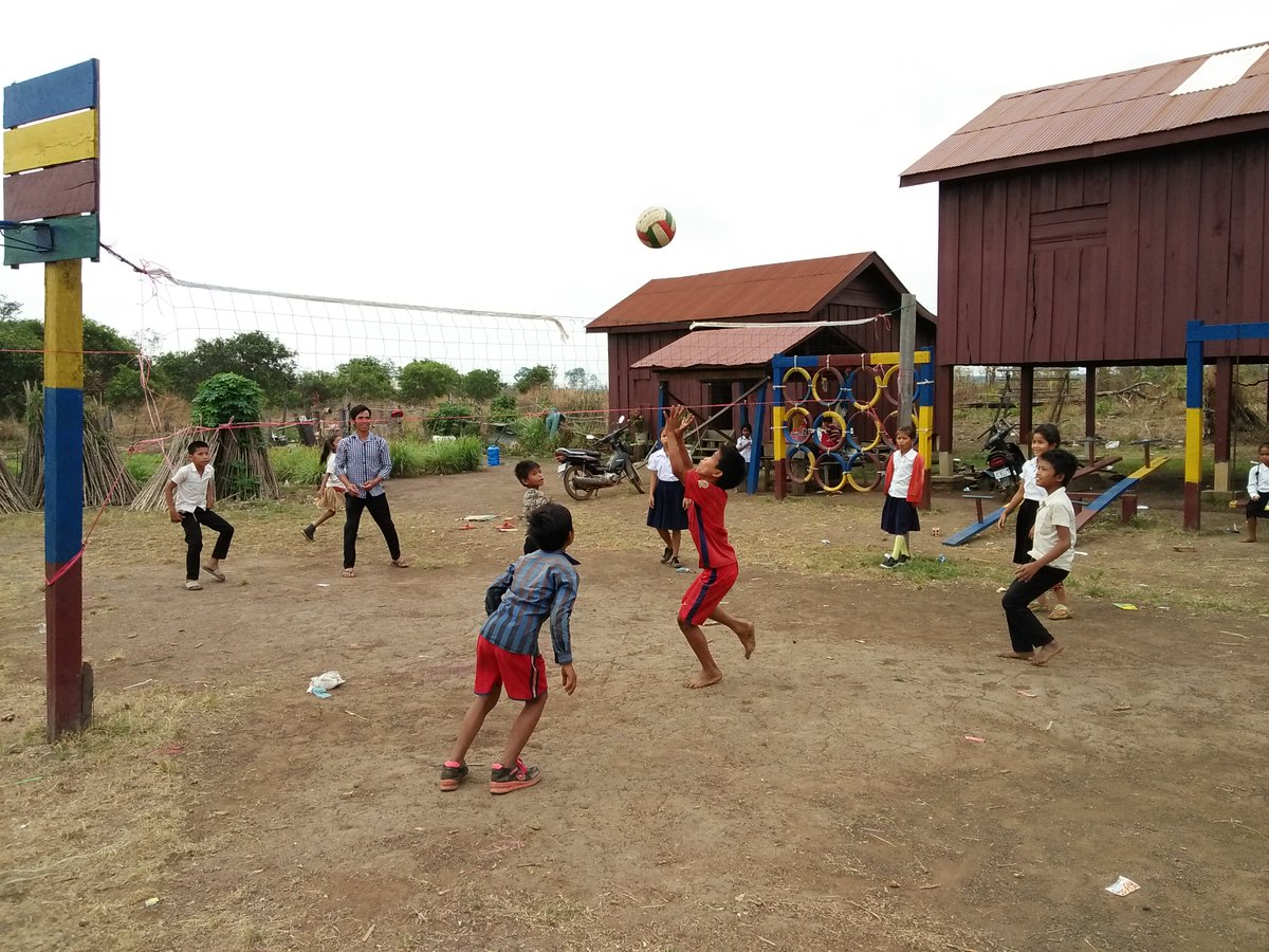 tiffingirls_sch's tweet photo. More photos from Ol' Thom, the school we sponsor in Cambodia. Sports Day is our next opportunity to raise lots of money! @teamUWS #RAGFEST https://t.co/2Zp7EicUQ1