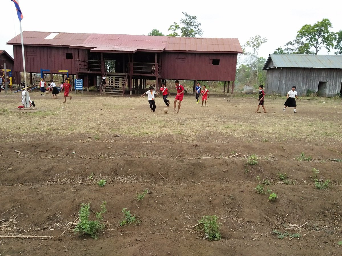 tiffingirls_sch's tweet photo. More photos from Ol' Thom, the school we sponsor in Cambodia. Sports Day is our next opportunity to raise lots of money! @teamUWS #RAGFEST https://t.co/2Zp7EicUQ1