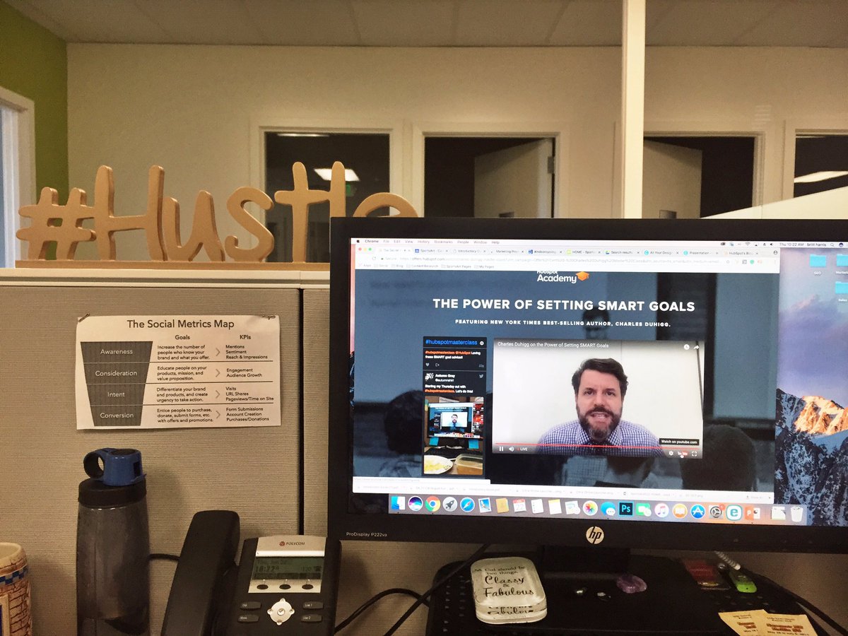 brittharris32's tweet photo. Staying focused on your SMART goals by telling yourself a story📜 as things are happening.  Awesome #hubspotmasterclass with @cduhigg https://t.co/v1Vc3zGFxp