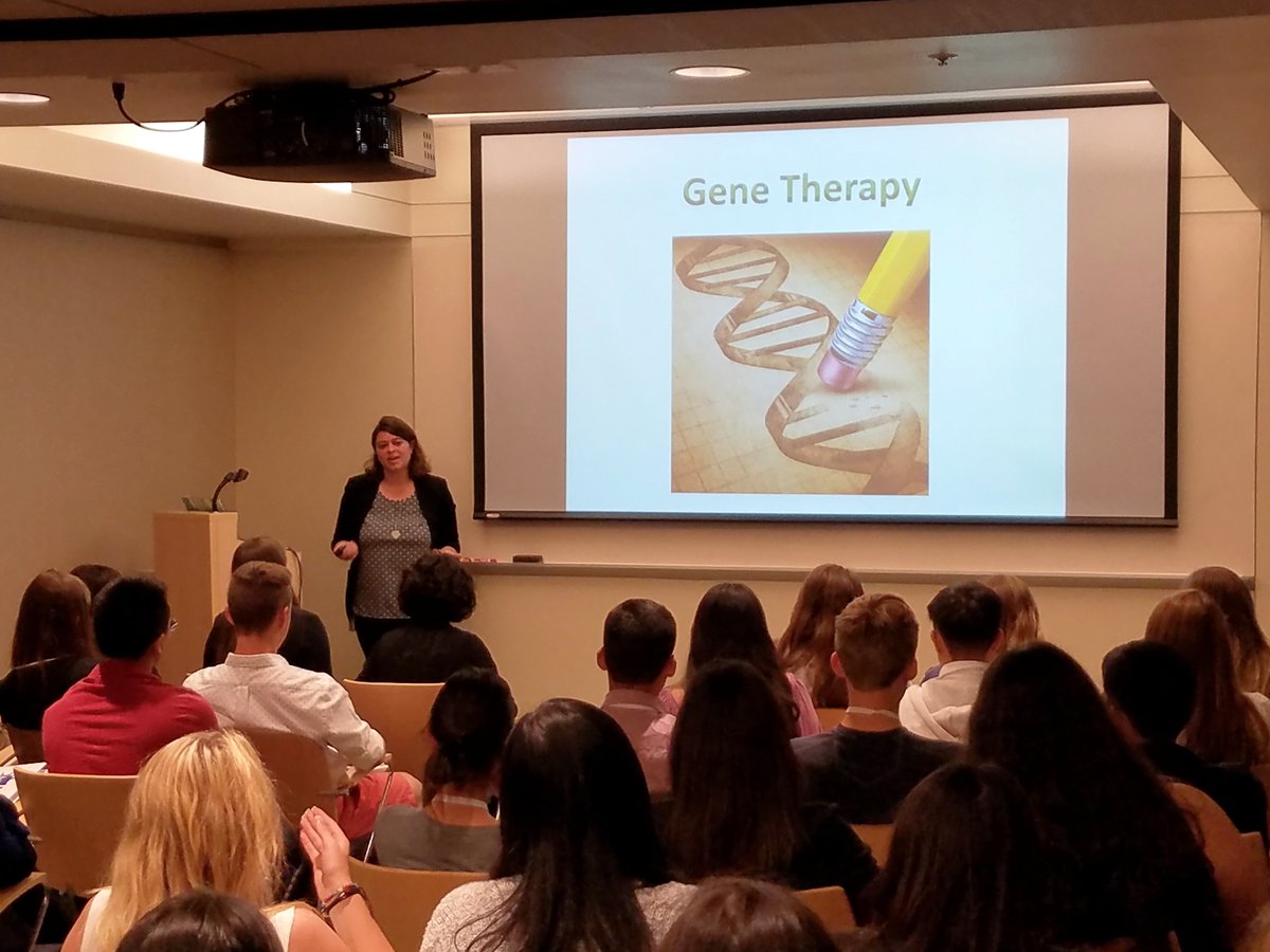 GladstoneInst's tweet photo. 157 aspiring scientists from @NSLCatUCB visited us yesterday. Kelly Haston (#FinkbeinerLab) &amp; @ArielKauss (#McDevittLab) gave lectures. https://t.co/aKRBNO1Rzk