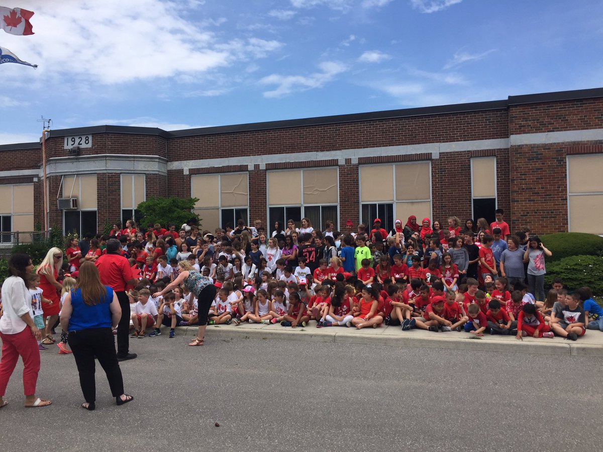 MetoWeRoseland's tweet photo. #Canada150 @RoselandSchool https://t.co/WWIBjKdYLG