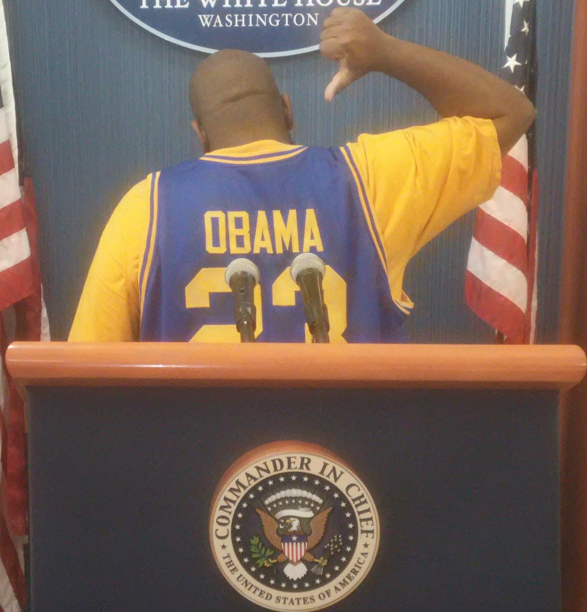 djspydermann's tweet image. They done messed around and let me in the White House...... 
#BringObamaBack
#PunahousFinest