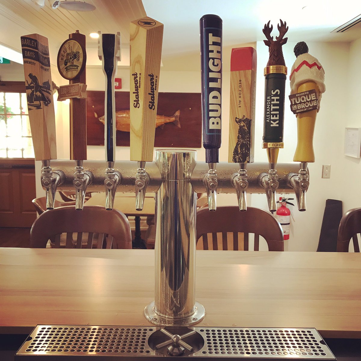 The Pub is open! Grand opening this Friday, and then ready to welcome you daily from 11am to 11pm! ❤️🎉🍻