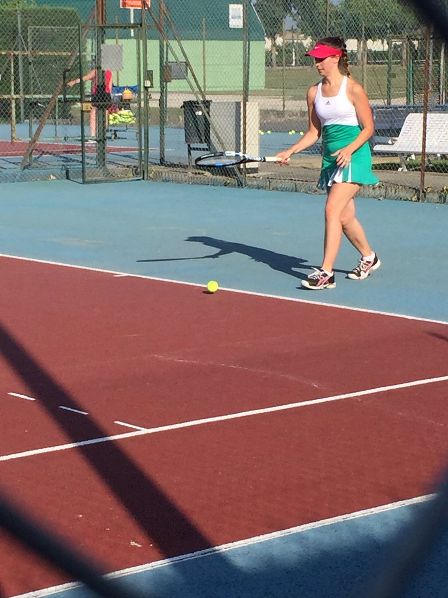 Aurel1610's tweet photo. Allez Kelly en mode @KikiMladenovic ! Tu ne peux que gagner avec cette tenue @adidastennis #tournoitennisfemme 🎾💪🏻😜 https://t.co/6OfQqpIhJd