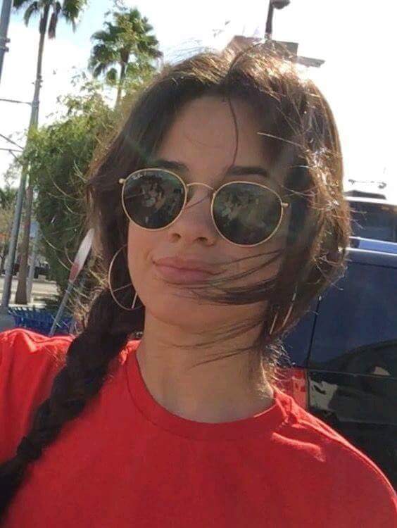 camiproof's tweet photo. Camila con lentes y gorra es mi mayor debilidad <3 https://t.co/5hcyU5cEb5