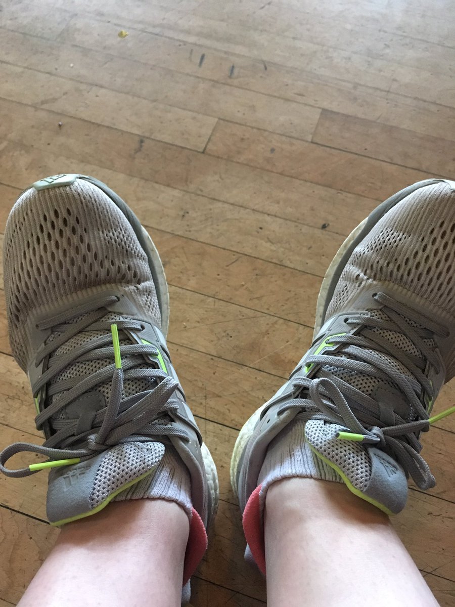 LuluFairhazel's tweet photo. First 10k of the year! @born2runevents #runninglegs #builtforbiscuits #notforrunning https://t.co/BT3wzxFsN1