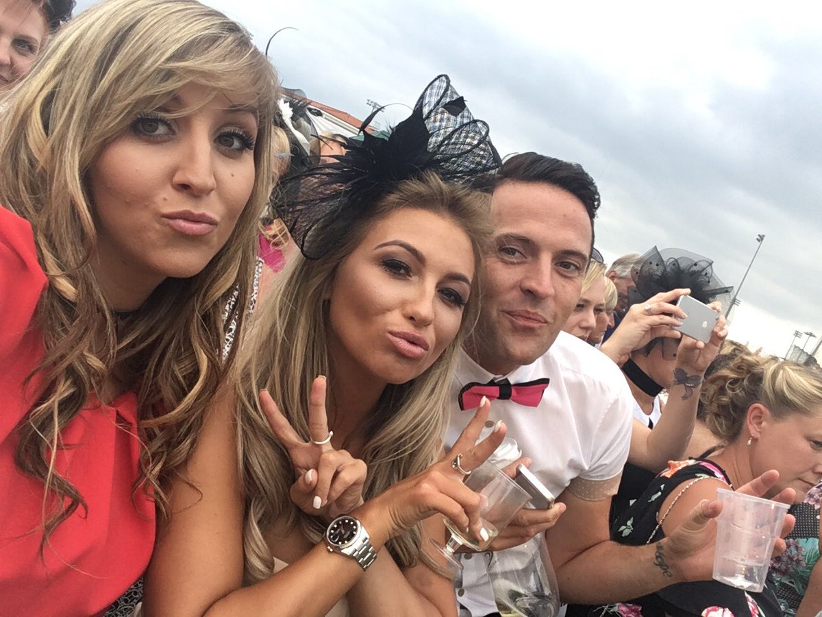 Lady's day <a href="/officialblue/">BLUE</a>