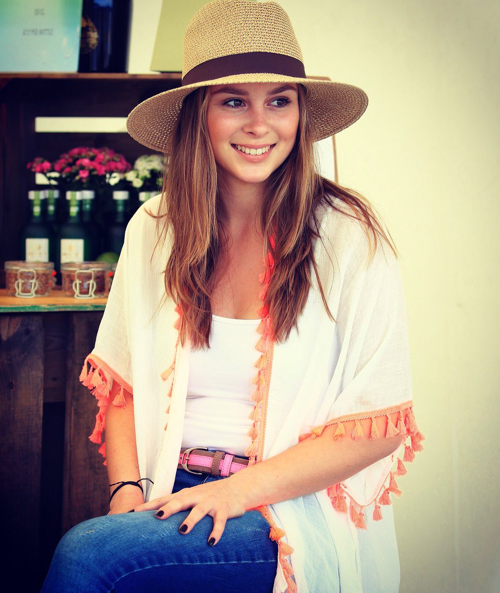 Love our tassel wraps &amp; Bora beach hat which went down a storm @BolesworthInt thanks <a href="/HuntersGin/">Hunters Gin</a> for letting us use your bar pic@eventslens