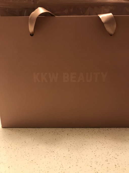 @KimKardashian hi Kim I just wanted to say thank you for the special gift! https://t.co/6I0r8fDz9G<a class="tags" target="_blank" title="On Twitter" href="/?out=eyJ0eXAiOiJKV1QiLCJhbGciOiJIUzUxMiJ9.eyJpYXQiOjE3MjI0MzMyNDMsImlzcyI6InR3cG9ybnN0YXJzLmNvbSIsIm5iZiI6MTcyMjQzMzI0MywiZXhwIjoxNzUzOTY5MjQzLCJyZWRpcmVjdF91cmwiOiJodHRwczovL3R3aXR0ZXIuY29tL0tpbUthcmRhc2hpYW4ifQ.GRldBeKfdTHnP5oLjhUOwMHbRkMUADScxNPlyQPOFZGRpK9G25K58basKcbMjpS7srkRWFLxj6xWImn2AVUk2w">@KimKardashian</a><a href="/tag/fan"class="tags"><span>#fan</span></a>