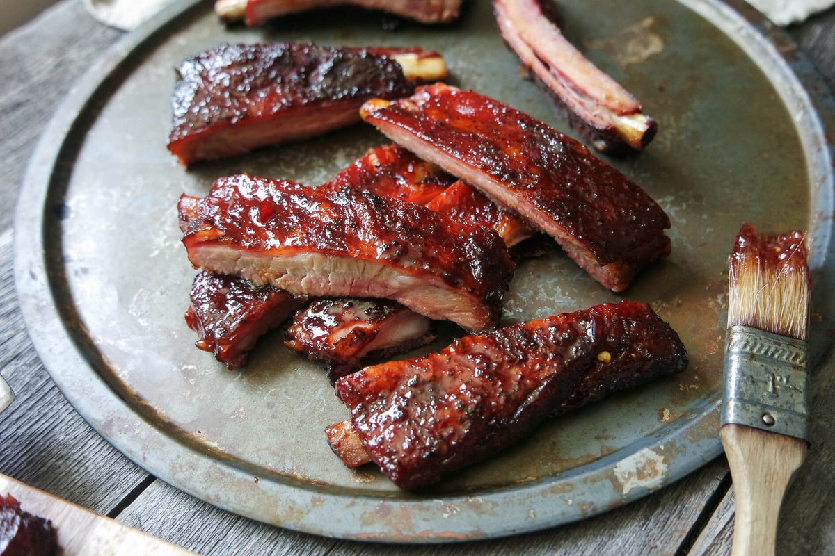 jesspryles's tweet image. Smokey BBQ Pepper Jelly Pork Ribs Recipe buff.ly/2sVIuD5