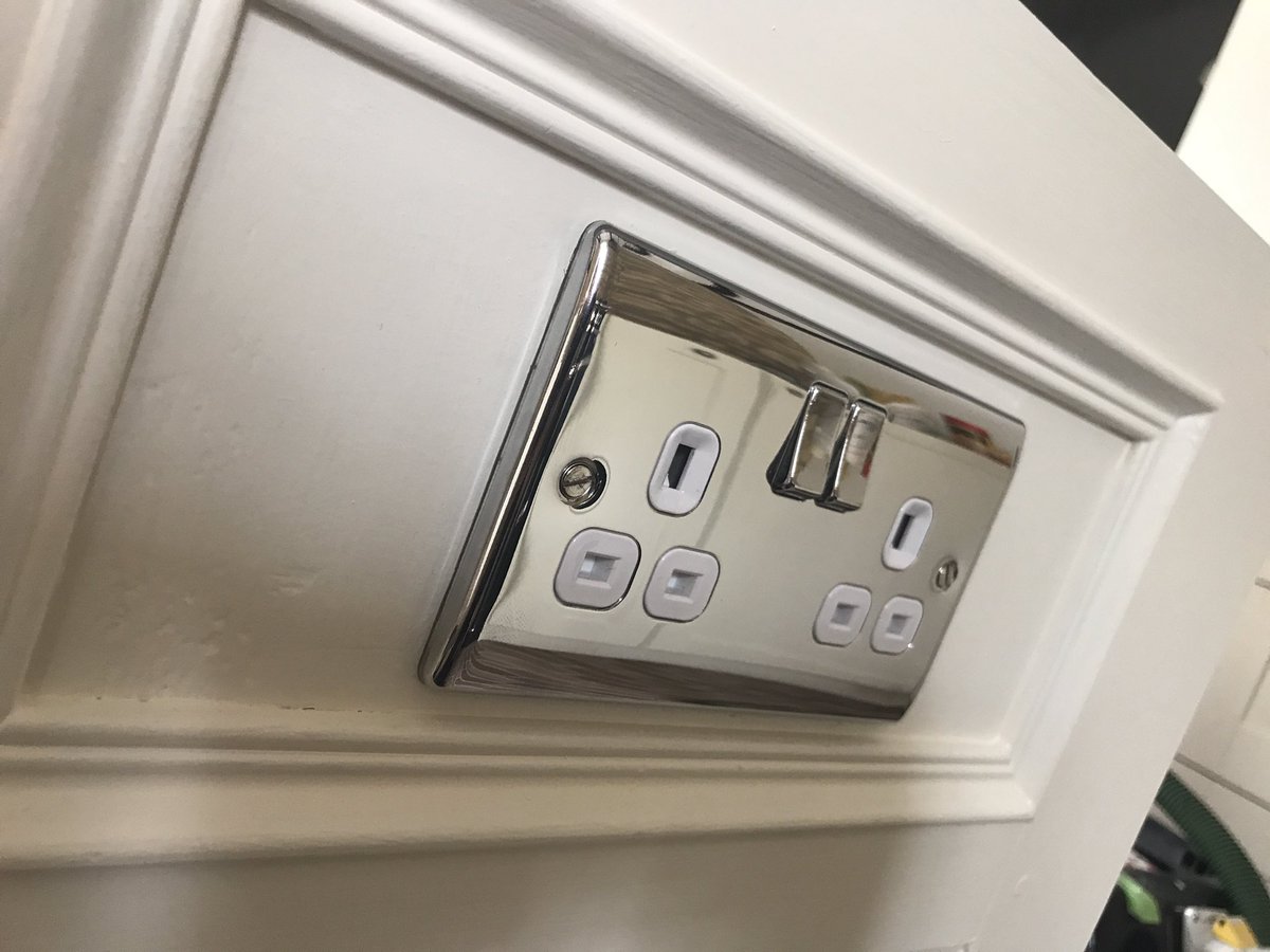 jecontractors's tweet photo. Polished chrome accessories cut into oak end panels. #qualityfinish #jes #attentiontodetail https://t.co/iR9QuupiM1