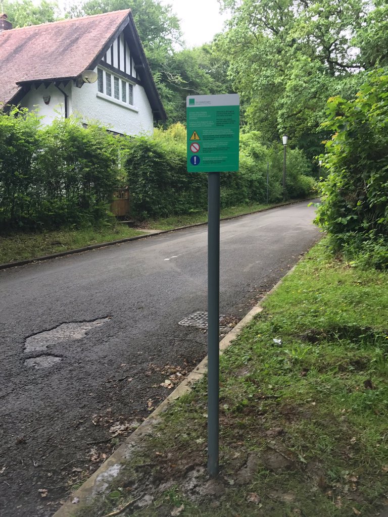 EliteSigns's tweet image. #postmounted #safetysigns made &amp;amp; installed for @BryngarwPark for @awen_wales with @rolanddguk @Metamarkuk #printed #graphics