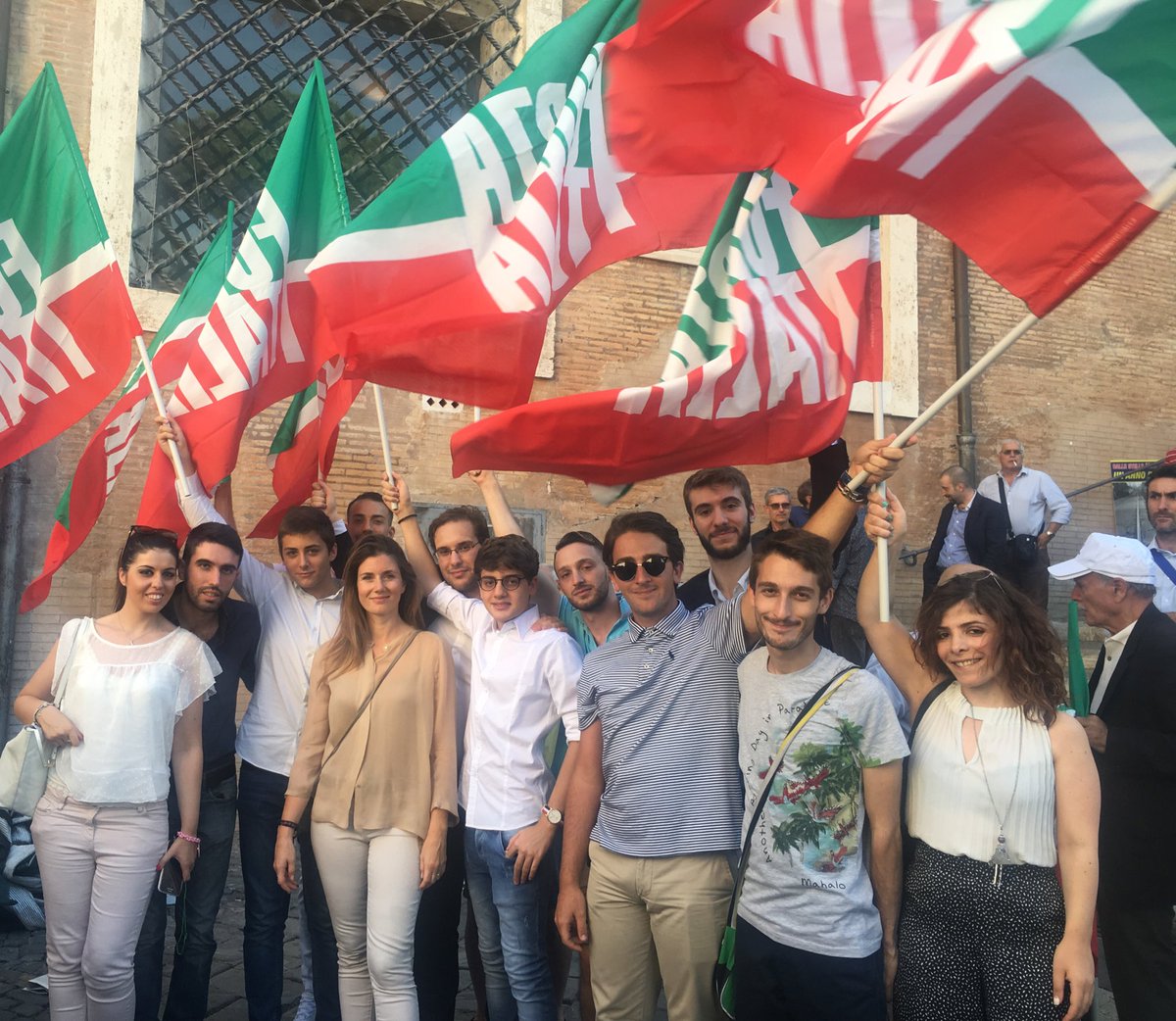 figiovanilazio's tweet photo. @fig_roma Al fianco dei #Comitati e dei #Romani X dire #VirgiDimettiti dopo #UnAnnoDiNulla è #DisastroA5Stelle! @AngieCalabria @FI_Online_ https://t.co/9ssEghYNHx