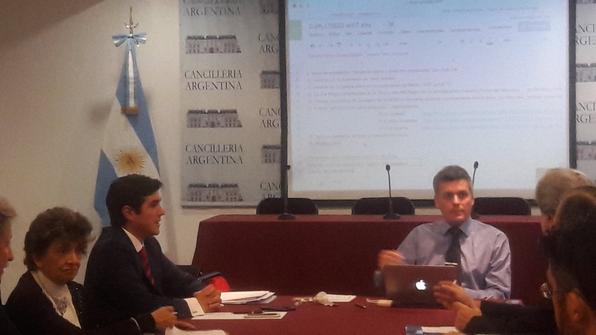 argentinaccsc's tweet photo. Reunión de la Comisión Juristas para la Integración Regional del CCSC #mercosur #unasur #abogados @CancilleriaARG #sociedadcivil https://t.co/V2YNwsil2F