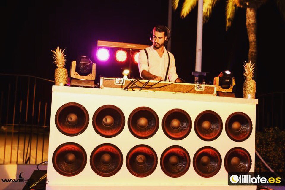 ansov_'s tweet photo. Feeling the beat at @solwavehouse 🤘🏼🎶 #pineappleparty #mallorca #dj https://t.co/StI38iyvZ6