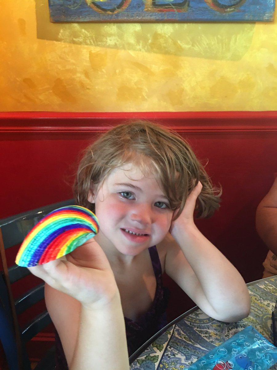 GregoryBakerSTL's tweet photo. #sanibelshells we found a special treasure!! https://t.co/JXtNYJQDdS